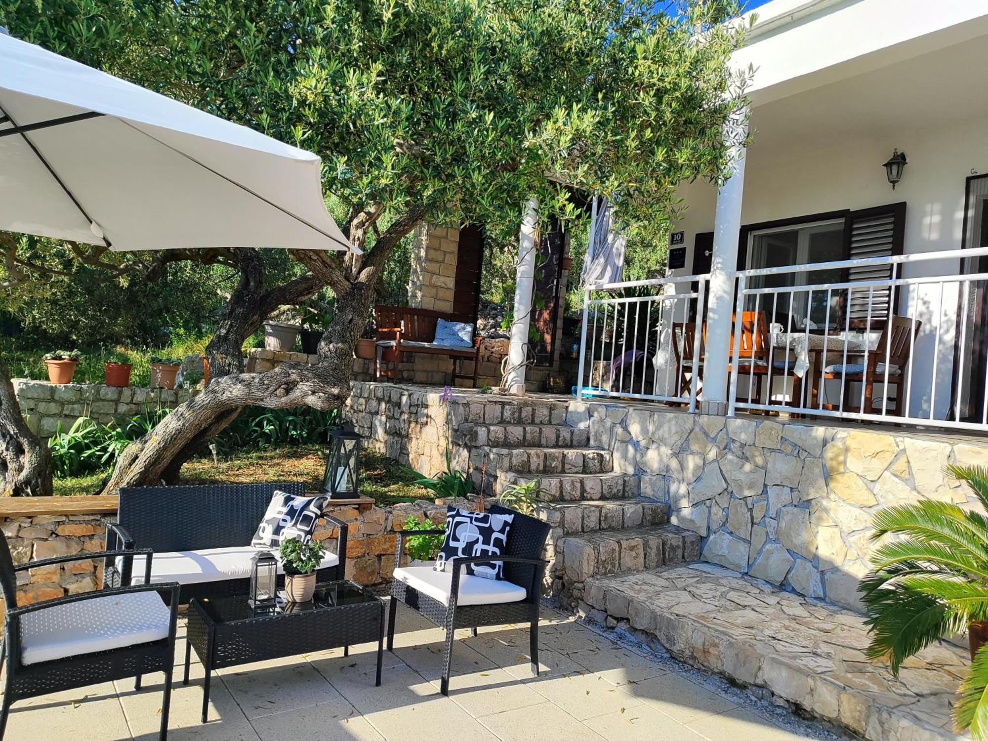 Villa Weekend House Olive Garden Donje Selo na Šolti Exterior foto